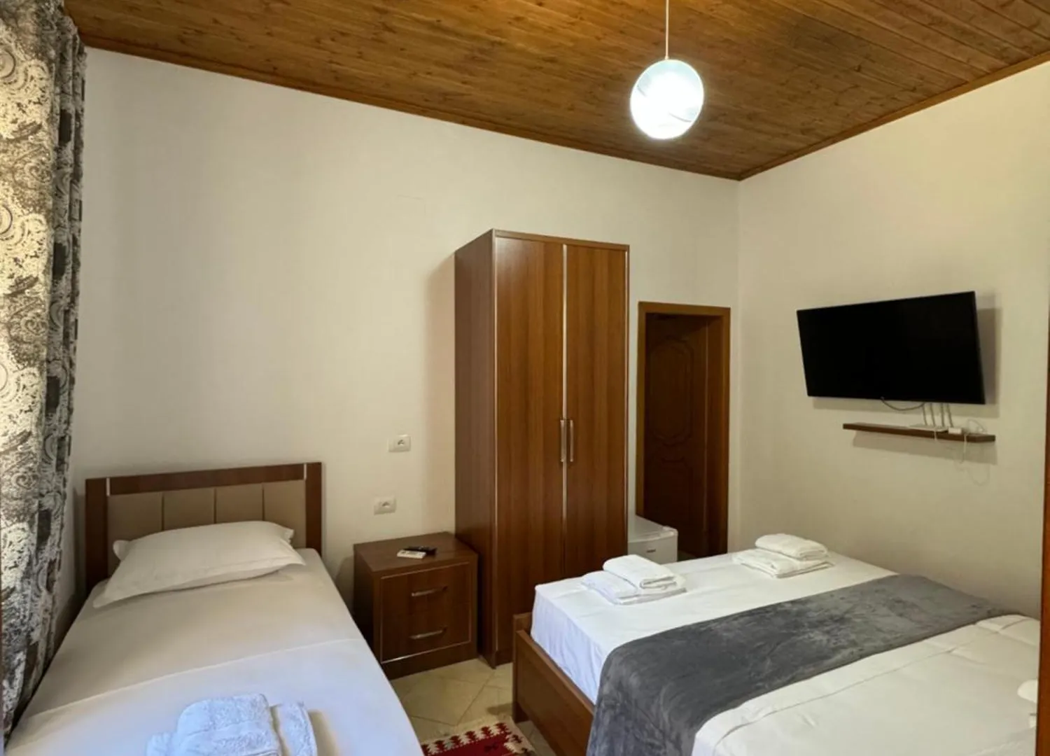 Meroli Guesthouse - Unesco Quarter Berat Albania