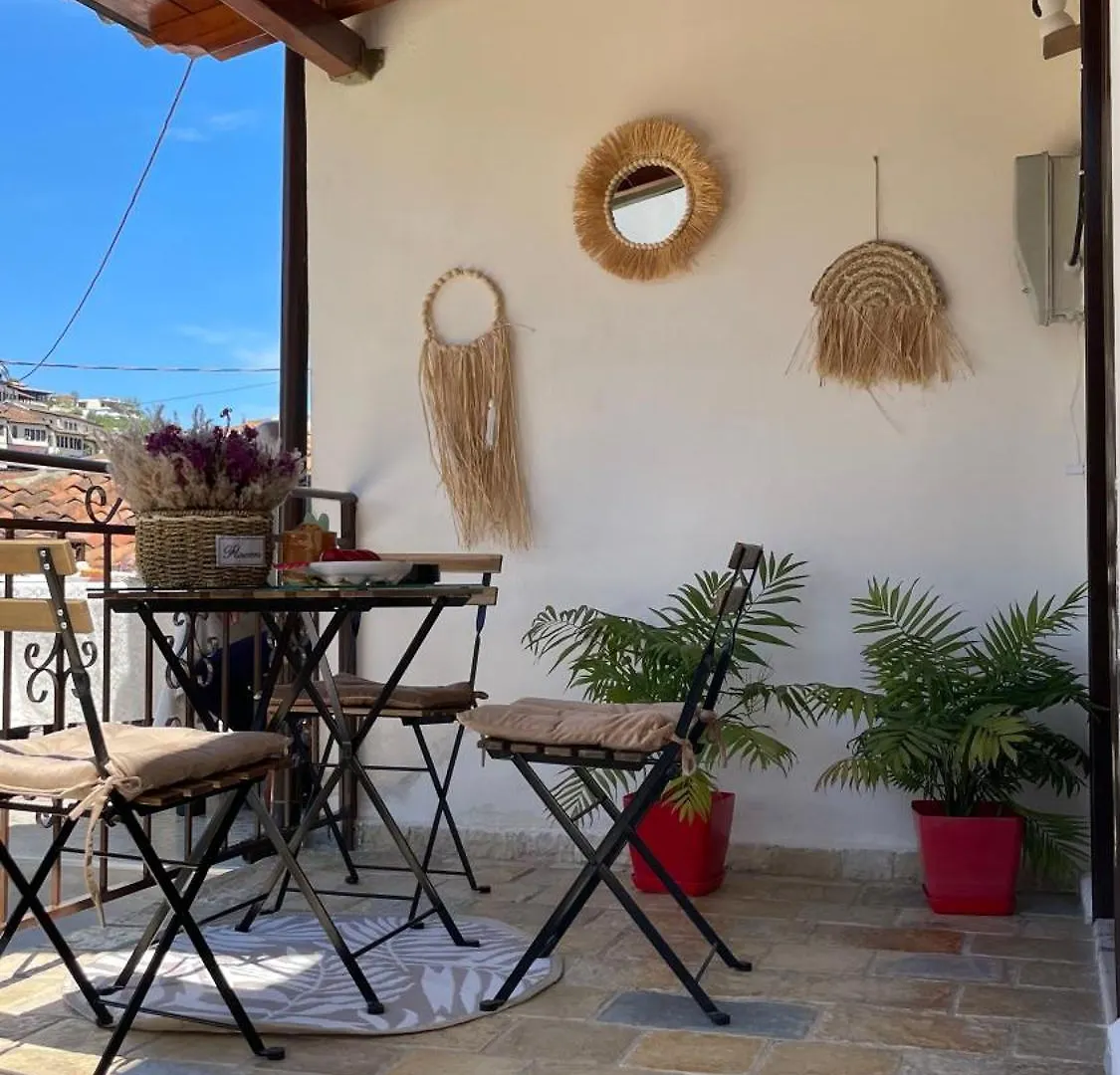Meroli Guesthouse - Unesco Quarter Berat 0*,